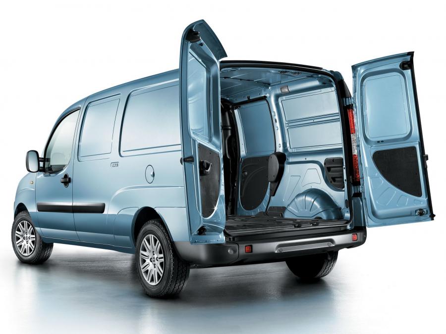  Fiat Doblo Cargo Maxi 2005 года  (фото 3 из 4)